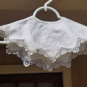 Elegant White Lace Trimmed Scarf